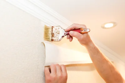Pose de papier peint à Bruz — revêtements muraux et toiles de verre